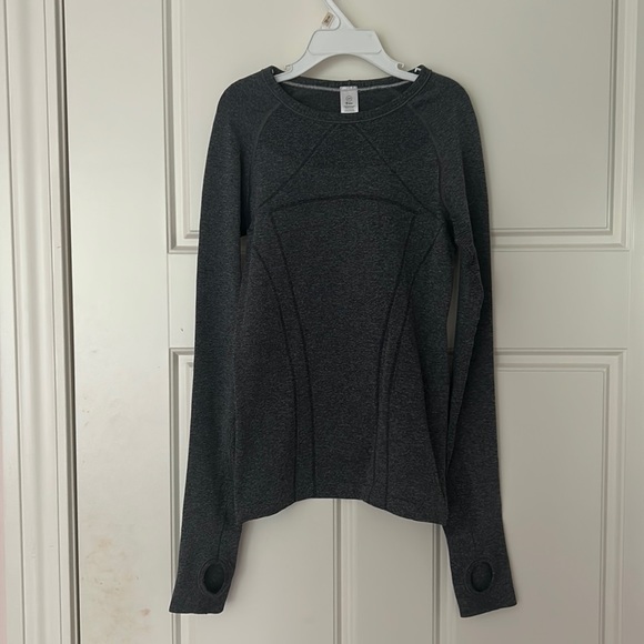 girls small lululemon long sleeve athletic gray shirt - Picture 1 of 3